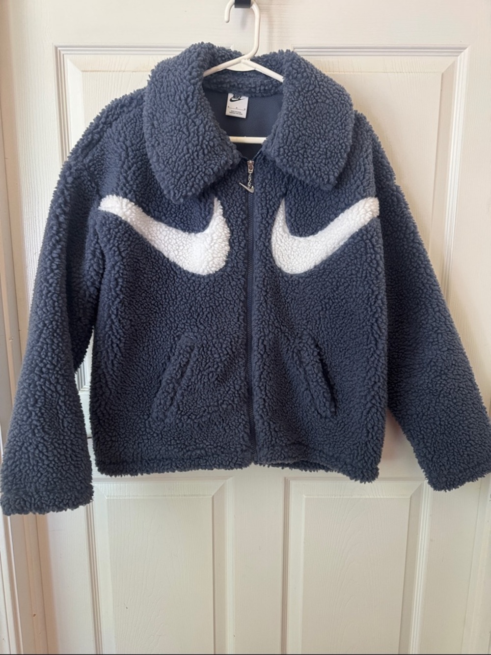 Nike Women’s Sportswear Swoosh Sherpa Full-zip Jacket, Medium